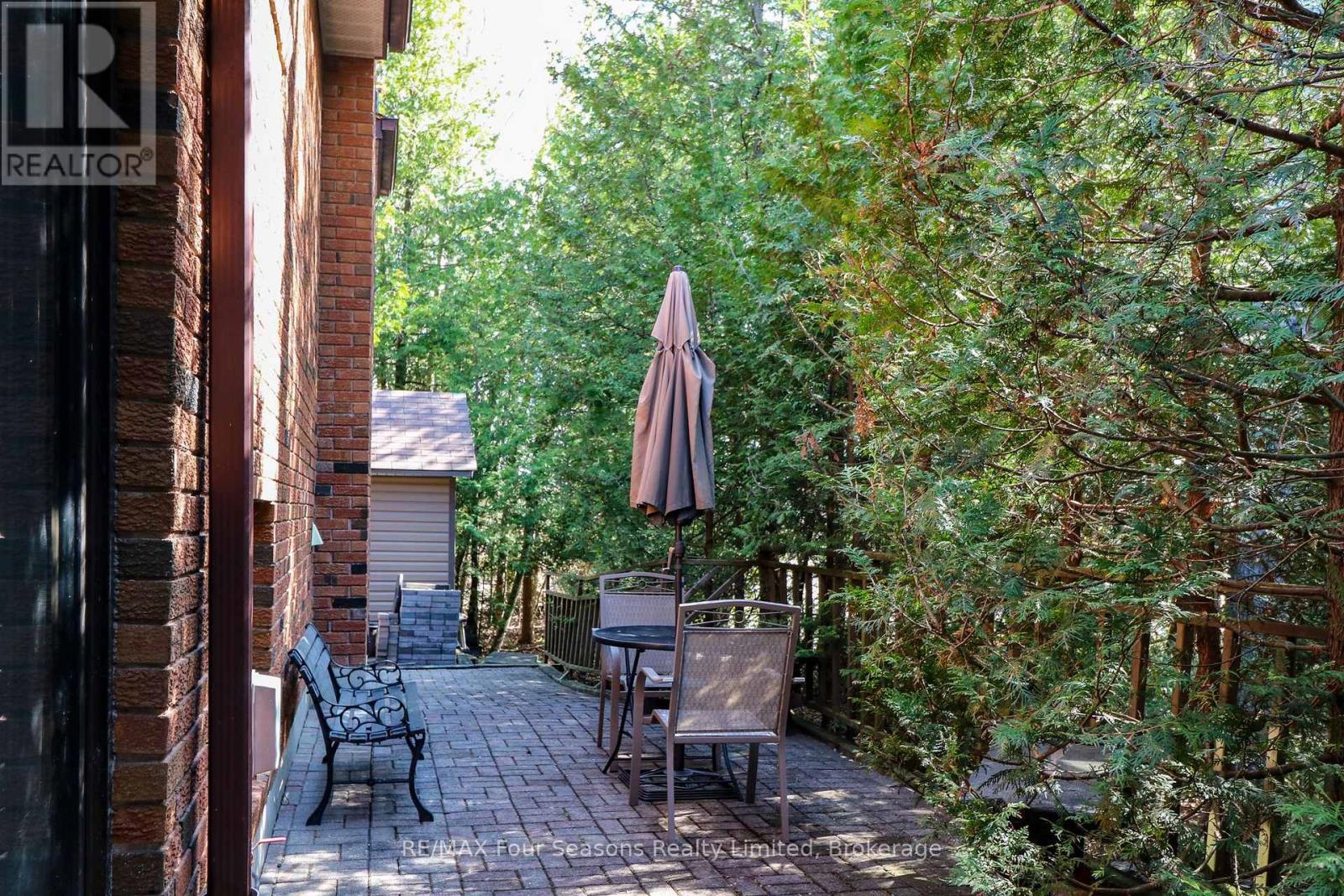 76 Arthur Street E, Blue Mountains, Ontario  N0H 2P0 - Photo 39 - X12213883