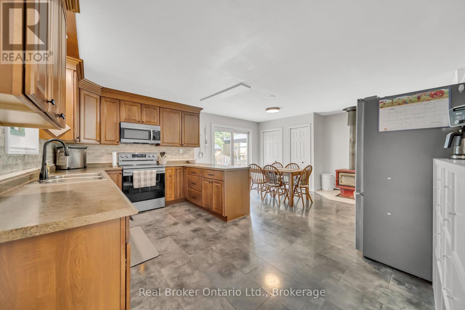 218 Cambridge Street, Arran-Elderslie, Ontario  N0G 2N0 - Photo 17 - X12213983