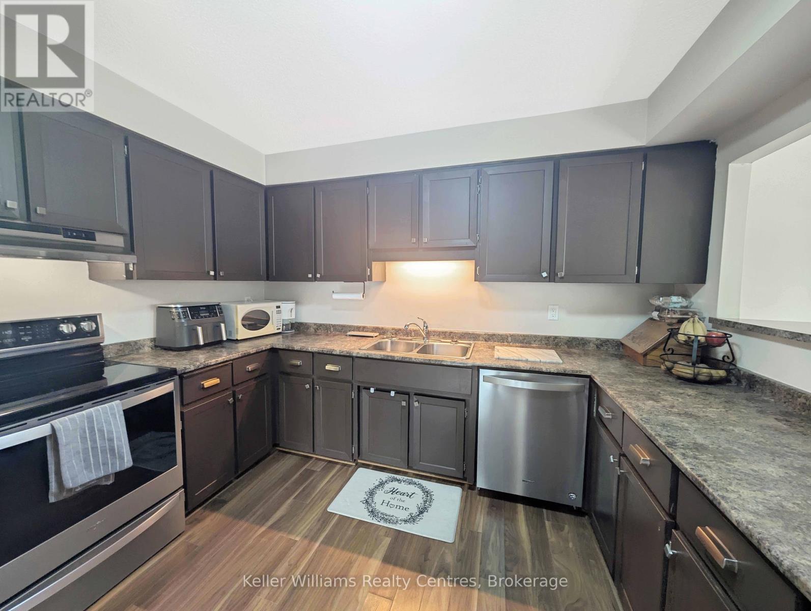 192 Bricker Street, Saugeen Shores, Ontario  N0H 2C1 - Photo 8 - X12214000