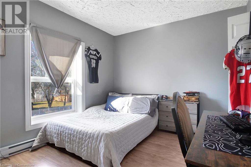 17 Shaw Avenue W, Cambridge, Ontario  N3C 1E3 - Photo 18 - 40740369