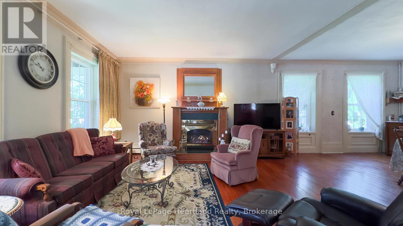 131 Rattenbury Street E, Central Huron, Ontario  N0M 1L0 - Photo 10 - X12214347