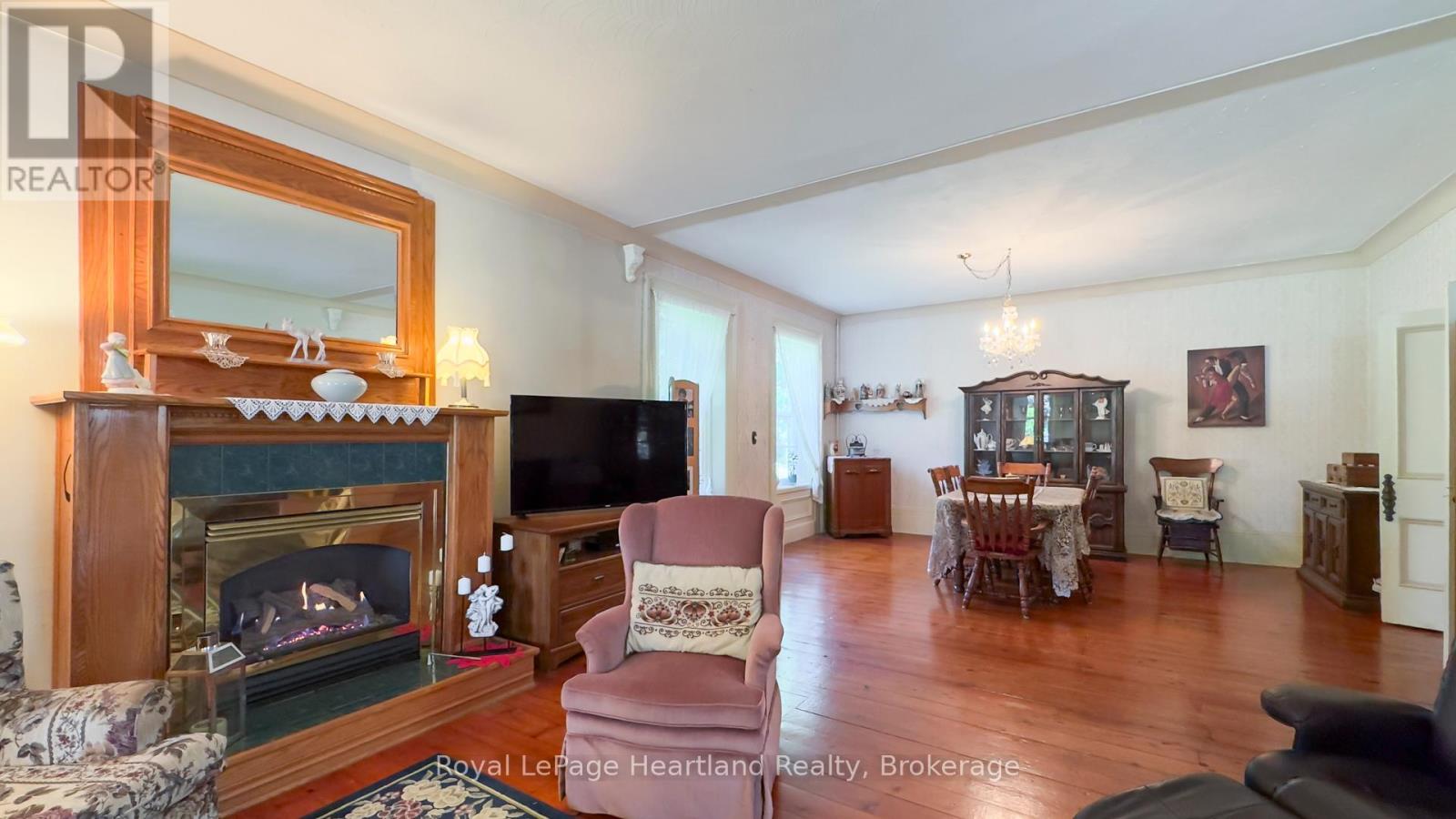131 Rattenbury Street E, Central Huron, Ontario  N0M 1L0 - Photo 12 - X12214347