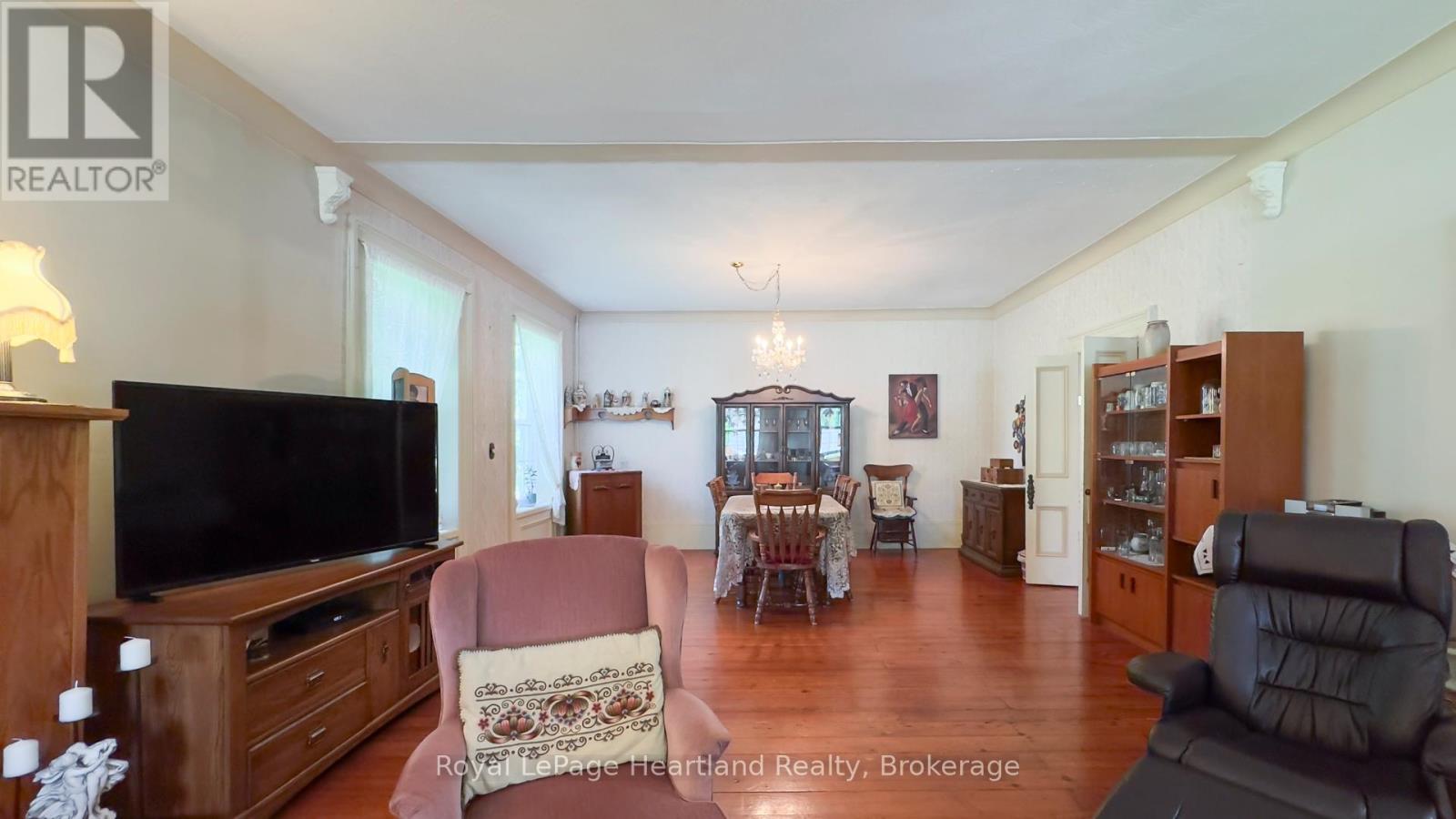 131 Rattenbury Street E, Central Huron, Ontario  N0M 1L0 - Photo 13 - X12214347