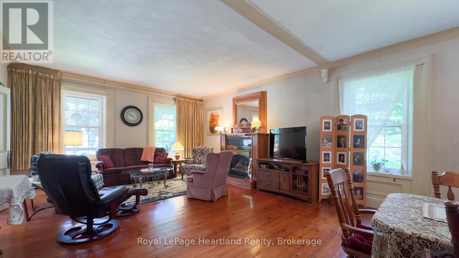131 Rattenbury Street E, Central Huron, Ontario  N0M 1L0 - Photo 15 - X12214347