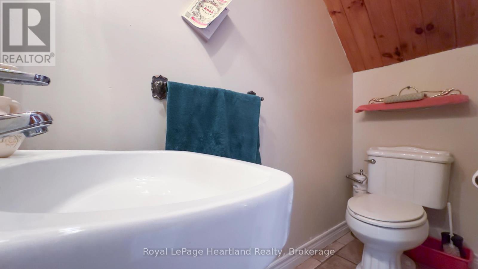 131 Rattenbury Street E, Central Huron, Ontario  N0M 1L0 - Photo 17 - X12214347