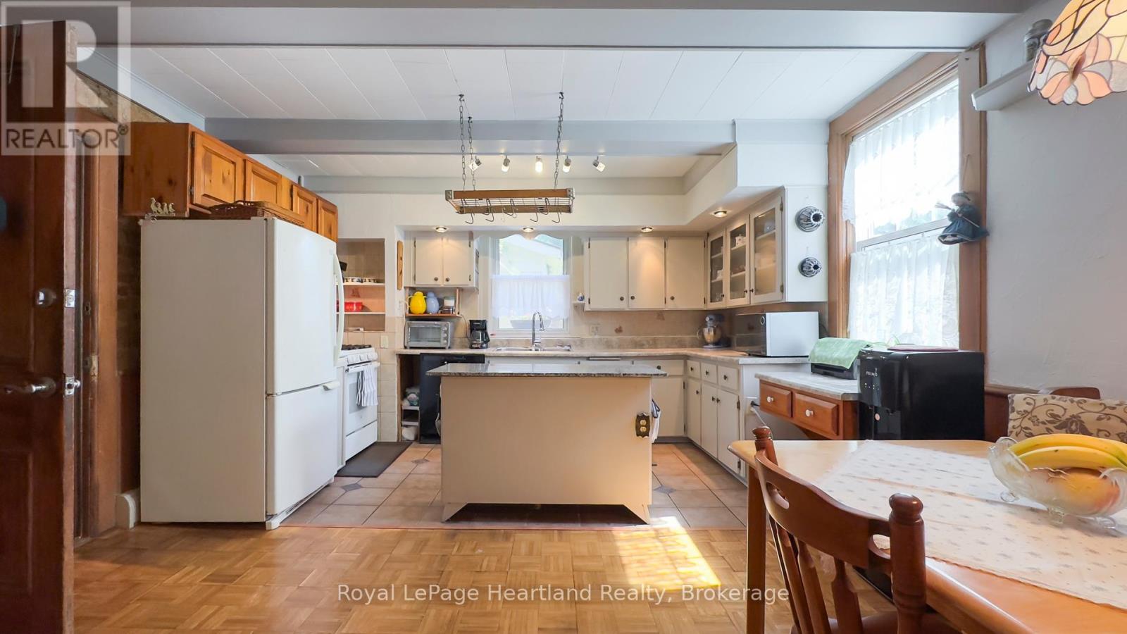 131 Rattenbury Street E, Central Huron, Ontario  N0M 1L0 - Photo 18 - X12214347