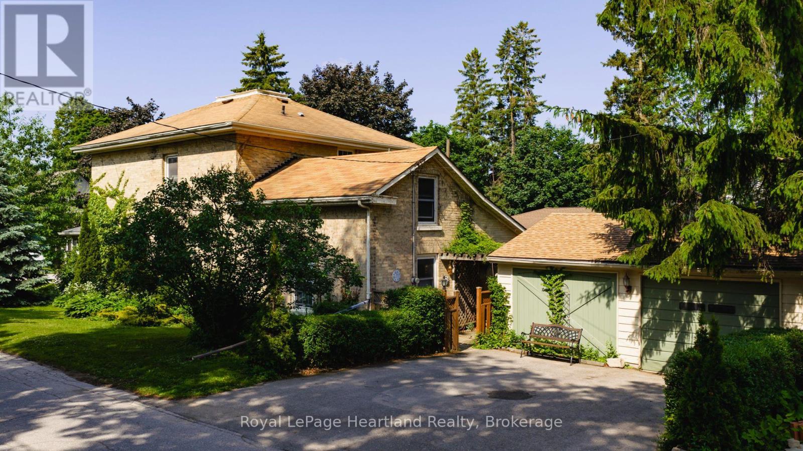 131 Rattenbury Street E, Central Huron, Ontario  N0M 1L0 - Photo 2 - X12214347