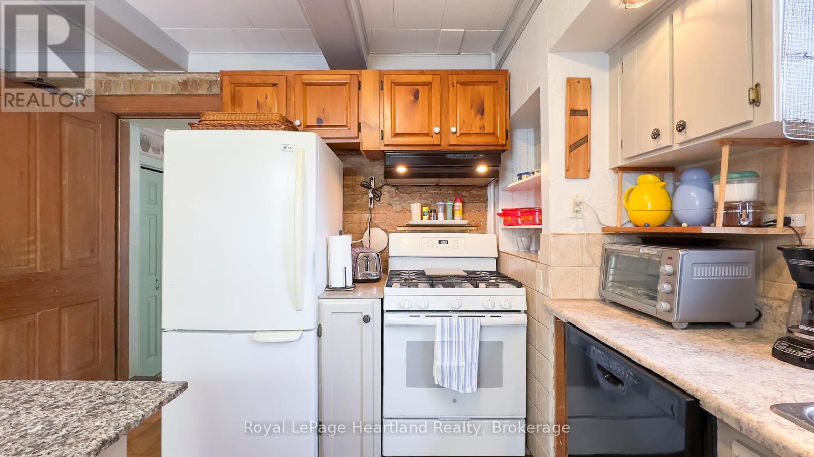 131 Rattenbury Street E, Central Huron, Ontario  N0M 1L0 - Photo 21 - X12214347