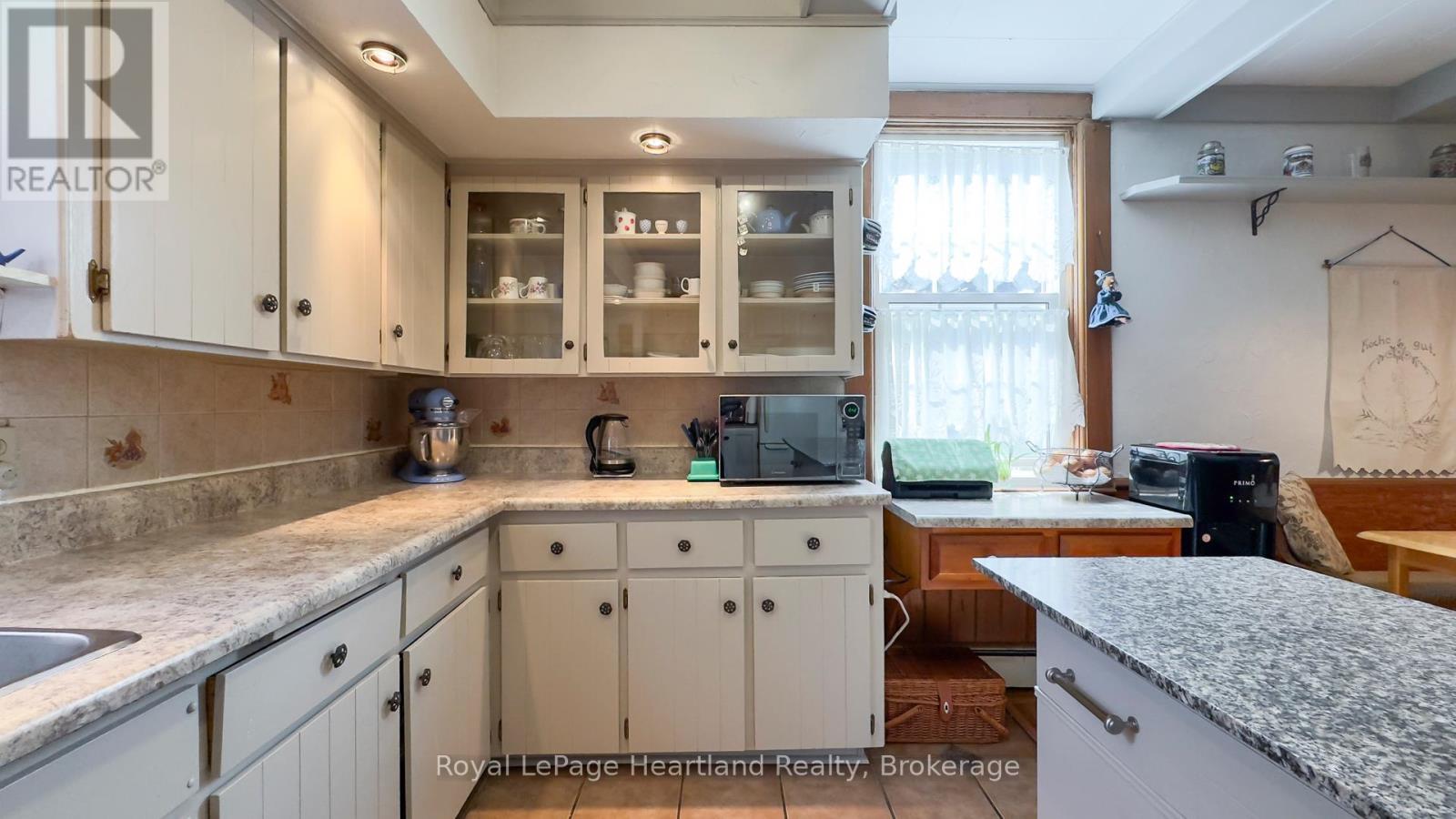 131 Rattenbury Street E, Central Huron, Ontario  N0M 1L0 - Photo 22 - X12214347