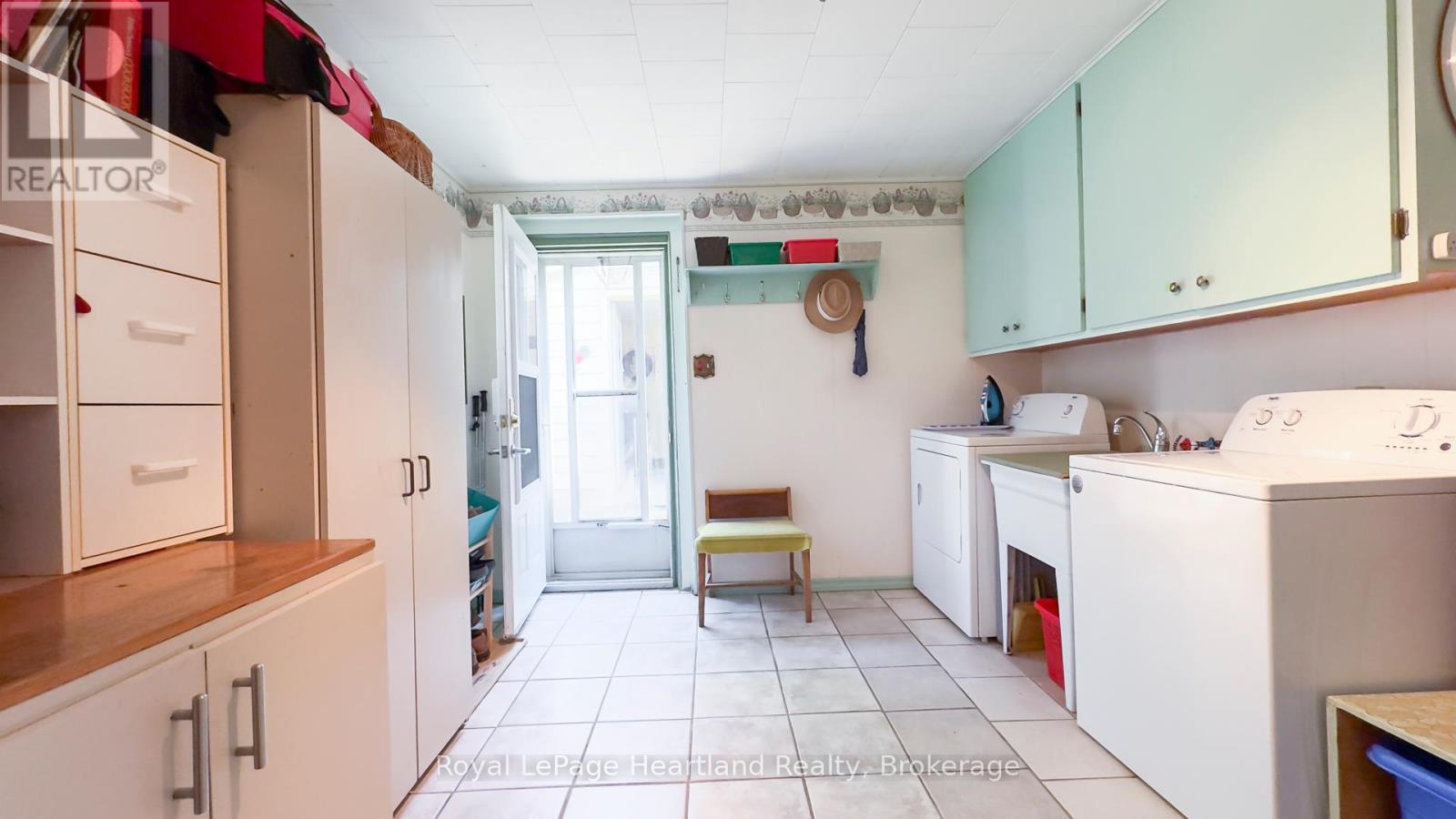 131 Rattenbury Street E, Central Huron, Ontario  N0M 1L0 - Photo 26 - X12214347