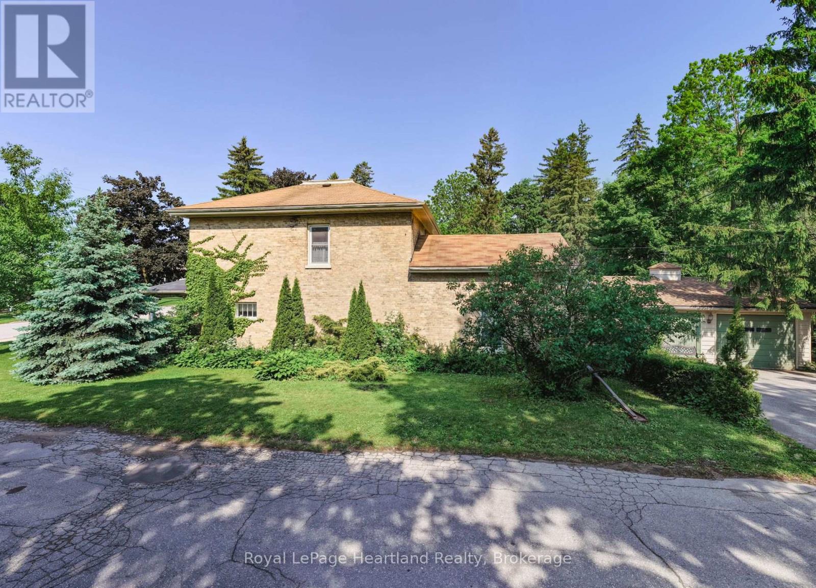 131 Rattenbury Street E, Central Huron, Ontario  N0M 1L0 - Photo 3 - X12214347