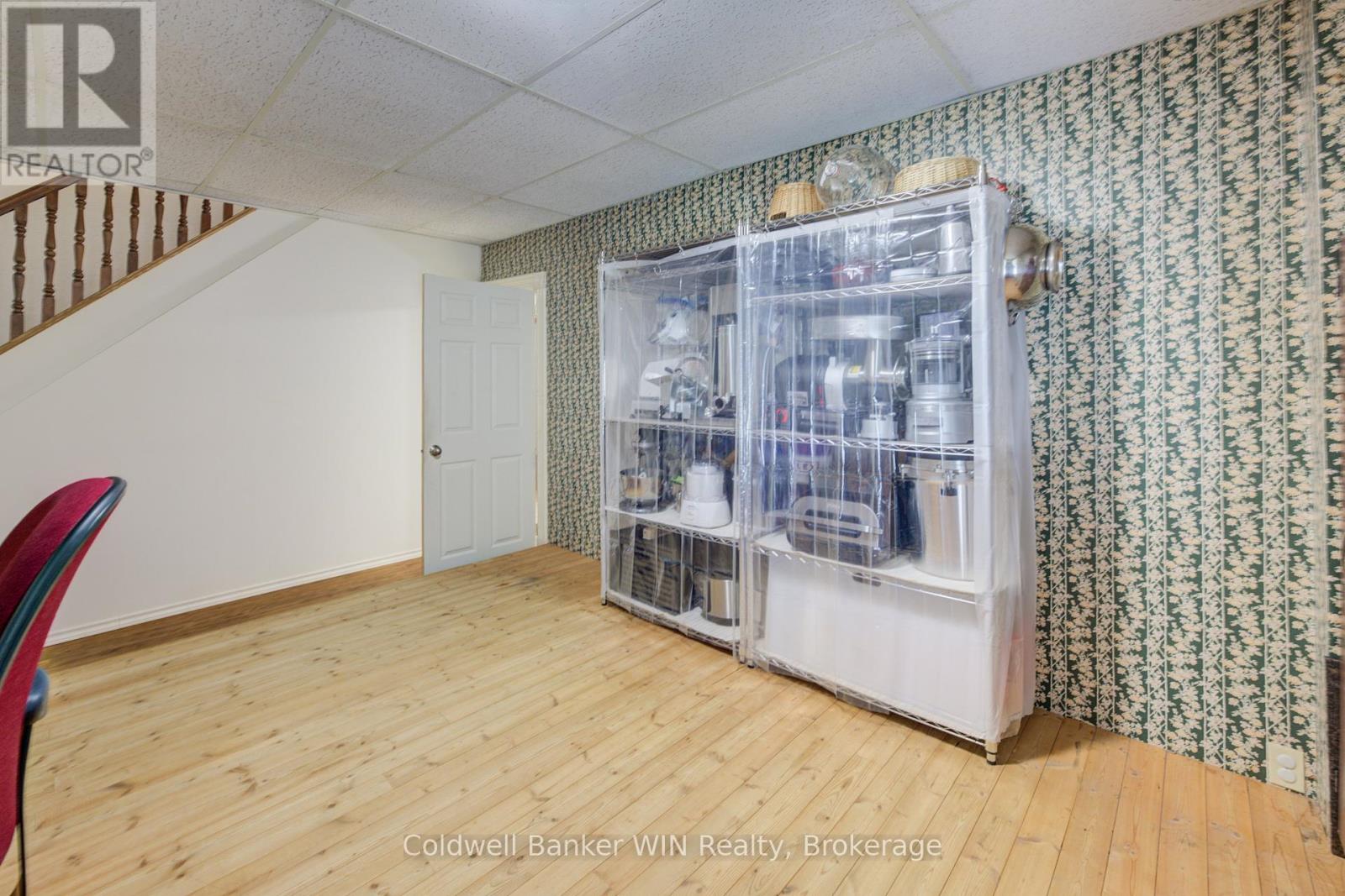 175 Smith Street, Wellington North, Ontario  N0G 1A0 - Photo 13 - X12214988