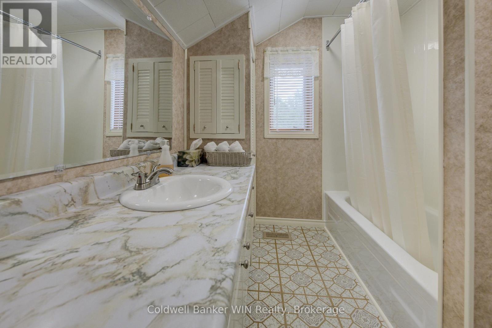 175 Smith Street, Wellington North, Ontario  N0G 1A0 - Photo 33 - X12214988