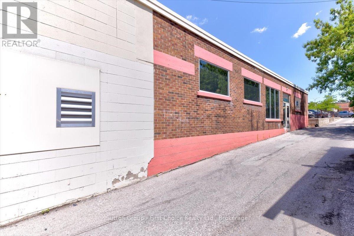 Rear - 107 Erie Street, Stratford, Ontario  N5A 2M5 - Photo 39 - X12215320