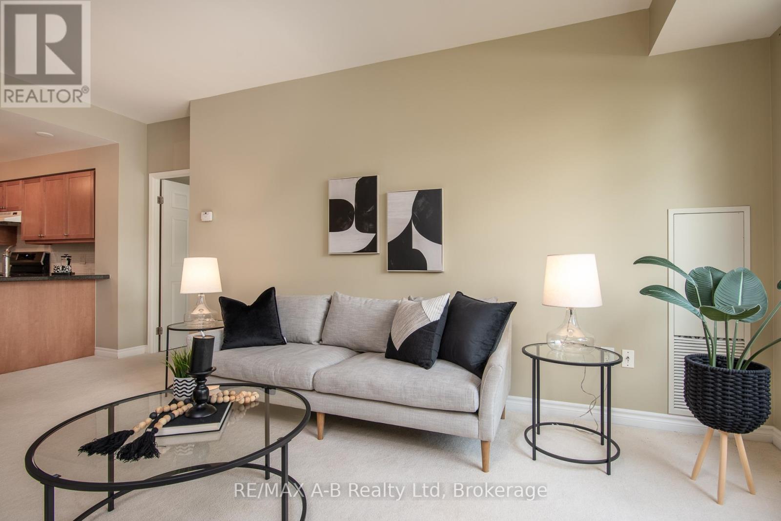 202 - 400 Romeo Street N, Stratford, Ontario  N5A 0A2 - Photo 4 - X12215346