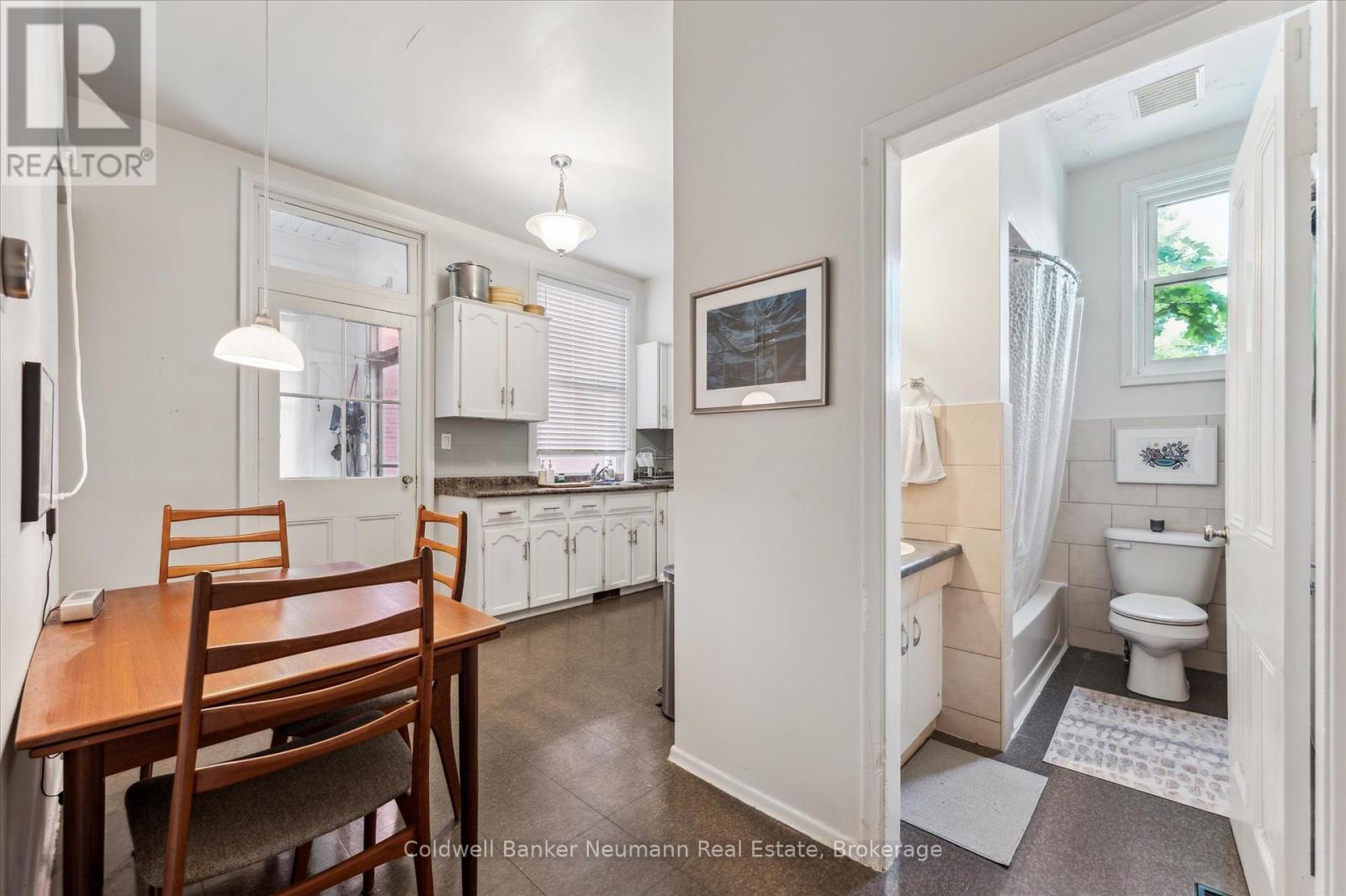 7 Cambridge Street, Guelph, Ontario  N1H 2T8 - Photo 7 - X12215517