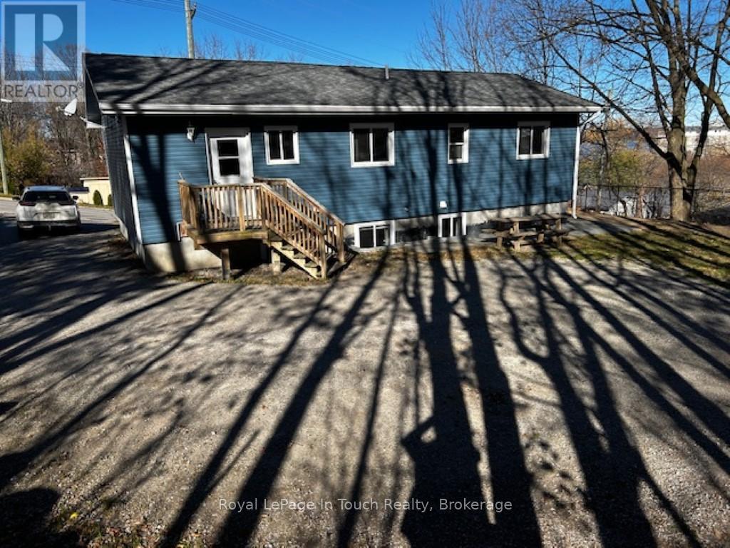 LOWER - 687 MONTREAL STREET, Midland, Ontario