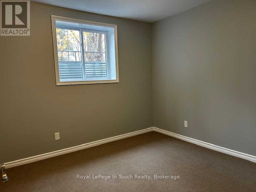 Lower - 687 Montreal Street, Midland, Ontario  L4R 1G5 - Photo 11 - S12215704