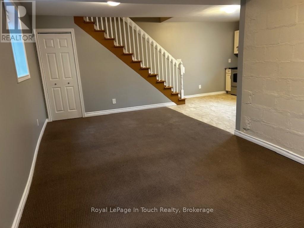 Lower - 687 Montreal Street, Midland, Ontario  L4R 1G5 - Photo 5 - S12215704