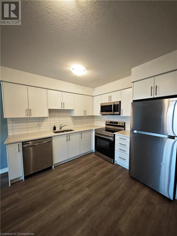 243 Chapel Hill Drive, Kitchener, Ontario  N2R 1N3 - Photo 4 - 40740335