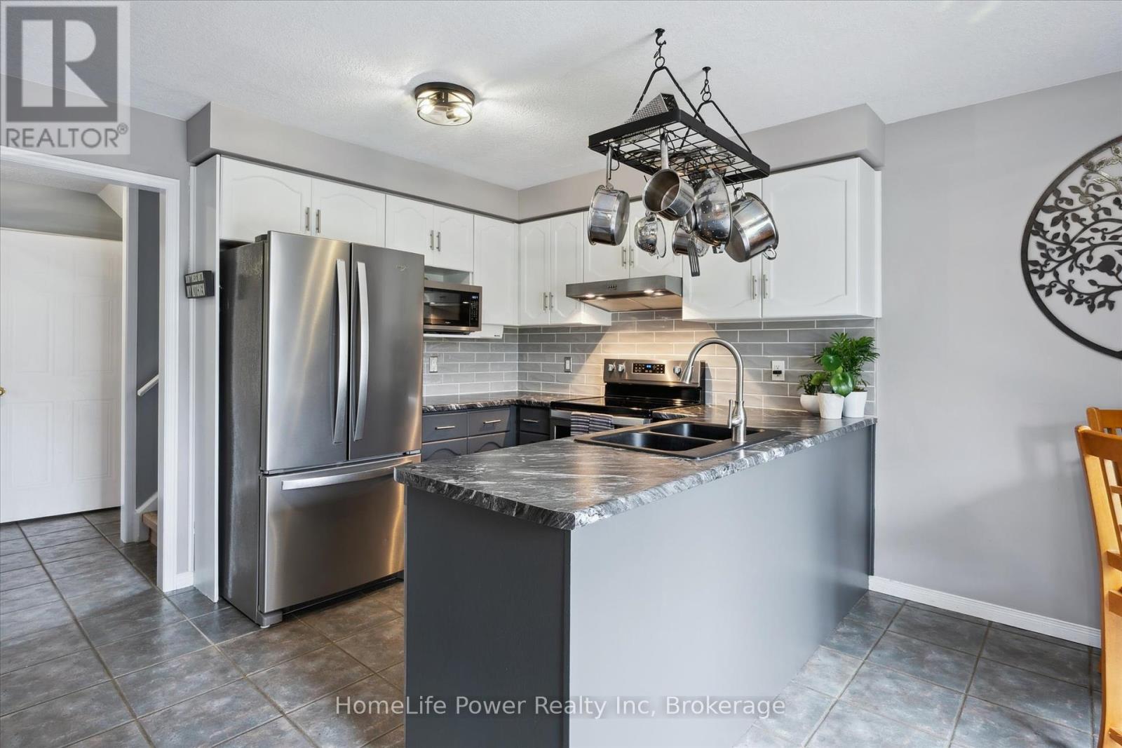 43 Hill Trail, Guelph, Ontario  N1E 7C5 - Photo 13 - X12215878