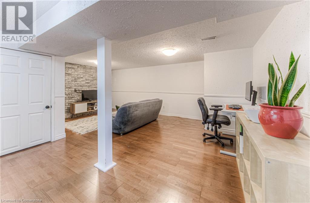 433 Midwood Crescent Unit# A, Waterloo, Ontario  N2L 5N4 - Photo 37 - 40740415