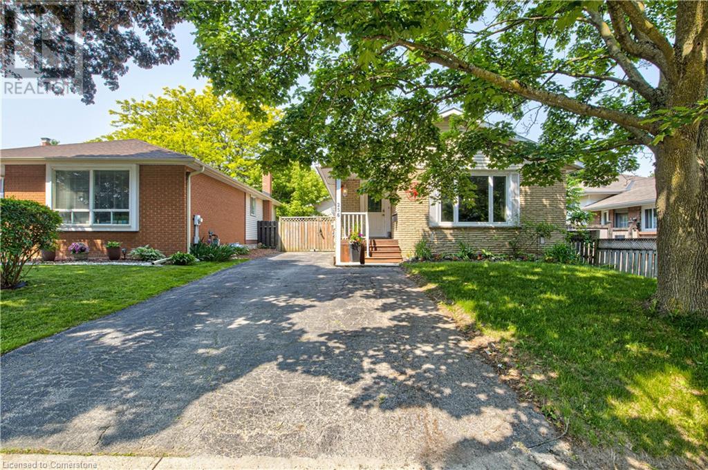 256 Johanna Drive, Cambridge, Ontario  N1S 4C6 - Photo 2 - 40739563