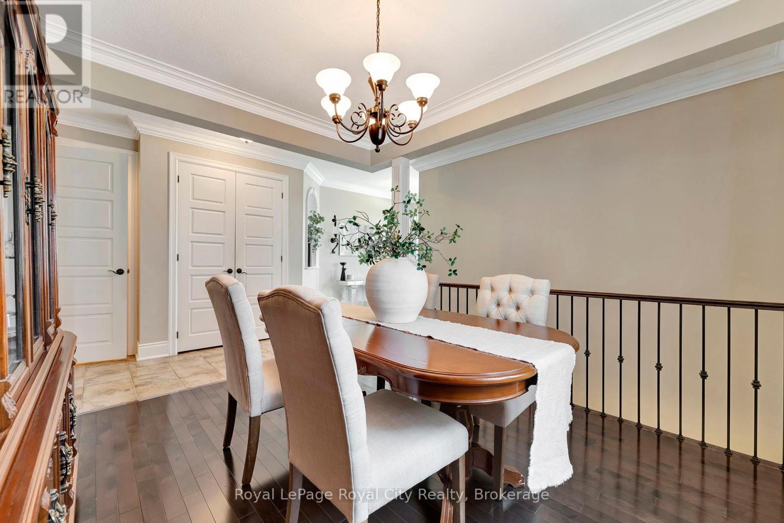 114 Aberfoyle Mill Crescent, Puslinch, Ontario  N0B 2J0 - Photo 12 - X12216357