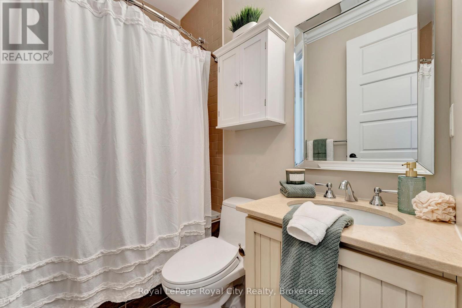 114 Aberfoyle Mill Crescent, Puslinch, Ontario  N0B 2J0 - Photo 28 - X12216357
