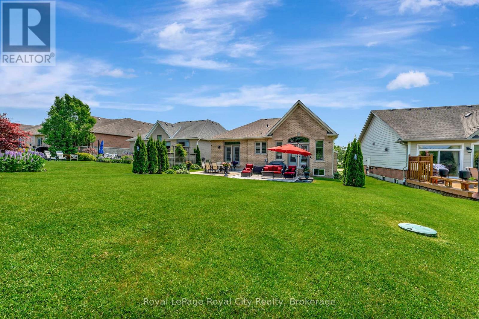 114 Aberfoyle Mill Crescent, Puslinch, Ontario  N0B 2J0 - Photo 37 - X12216357