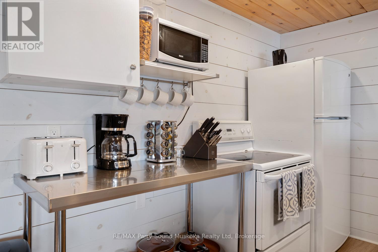 3 Macey Drive, Whitestone, Ontario  P0A 1G0 - Photo 12 - X12216428