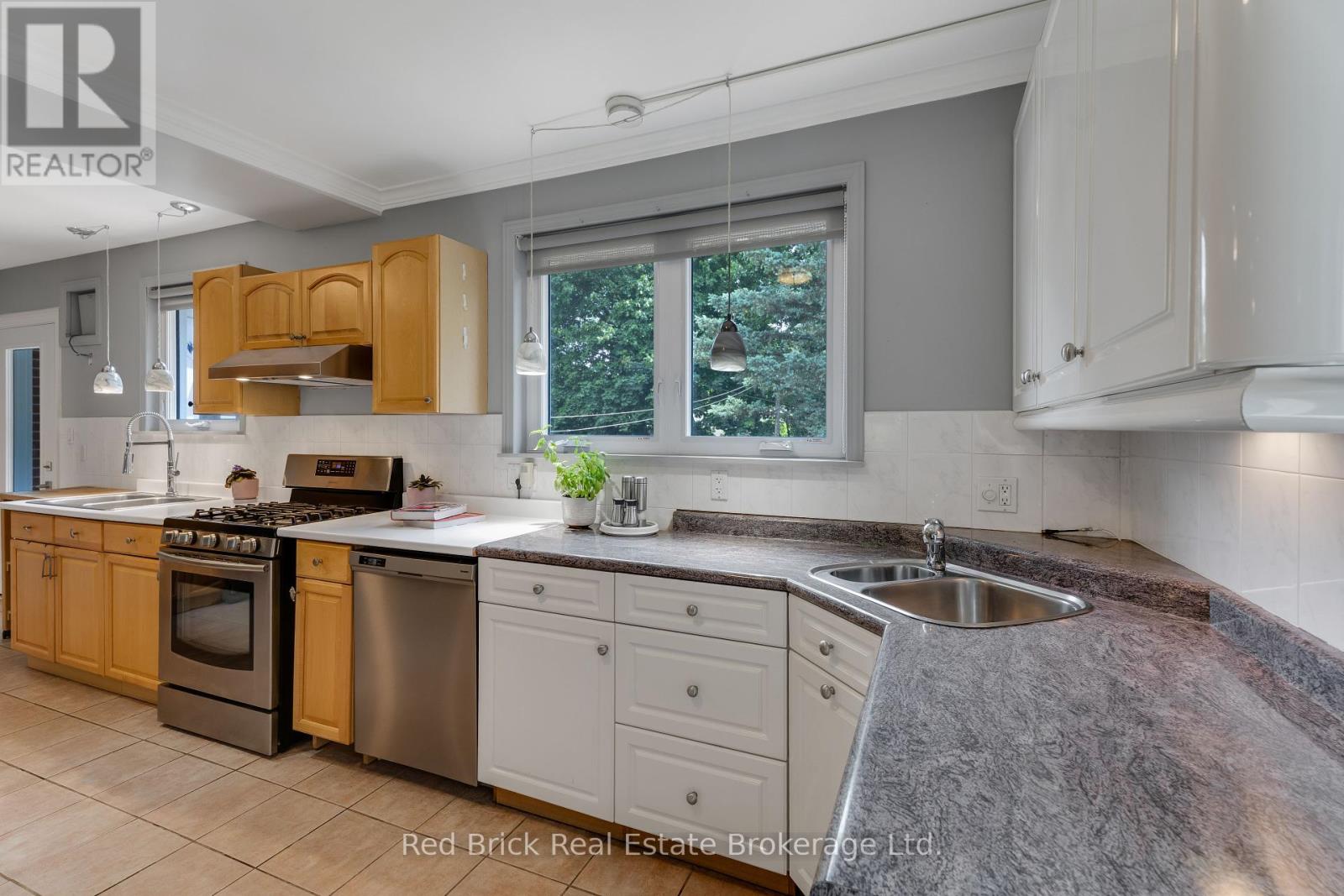 53 Omar Street, Guelph, Ontario  N1H 2V5 - Photo 10 - X12216623