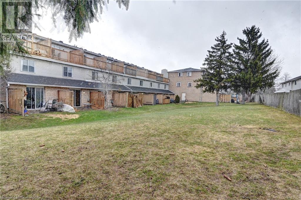 67 Valleyview Road Unit# 37, Kitchener, Ontario  N2E 3J1 - Photo 41 - 40740626