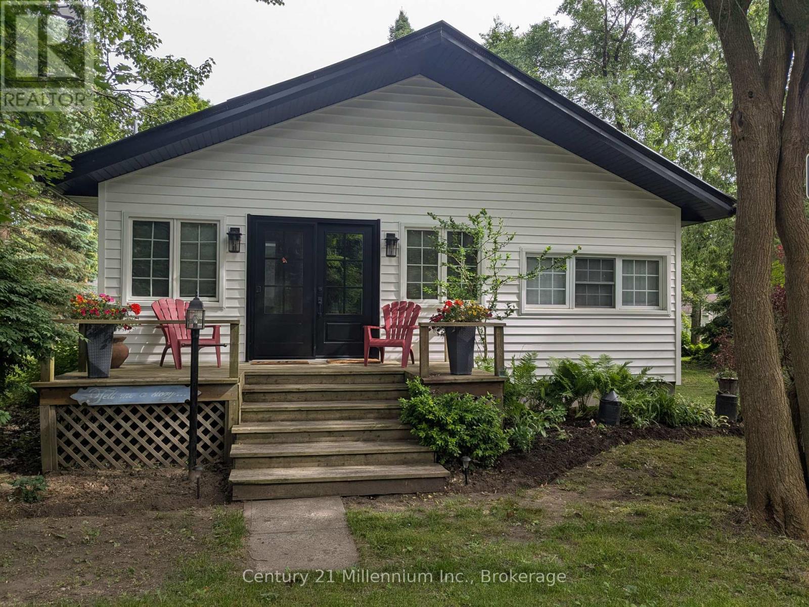 19 HASTINGS AVENUE, Tiny, Ontario