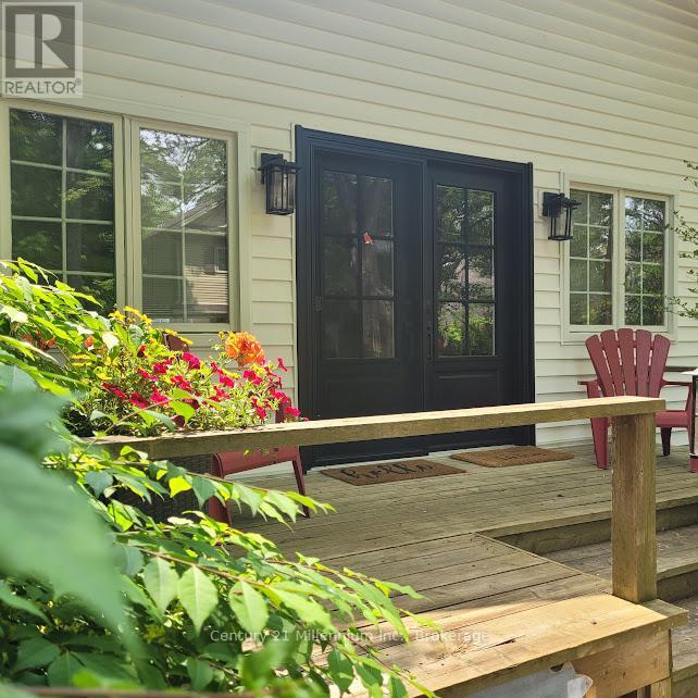 19 Hastings Avenue, Tiny, Ontario  L0L 1P0 - Photo 4 - S12216672