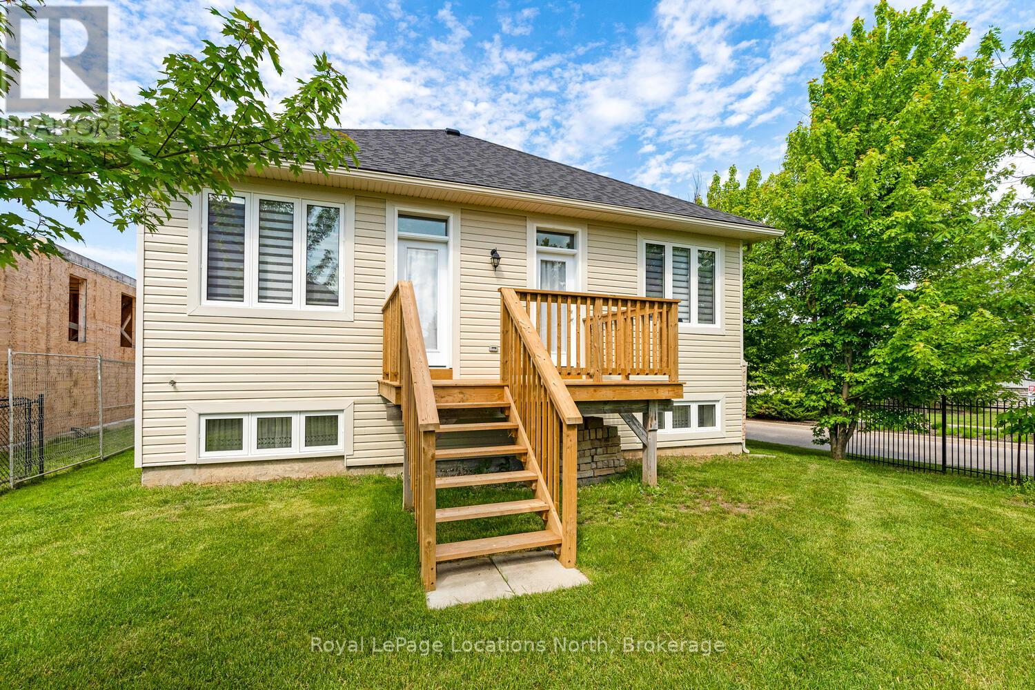 40 Waterview Road, Wasaga Beach, Ontario  L9Z 0E9 - Photo 5 - S12216823