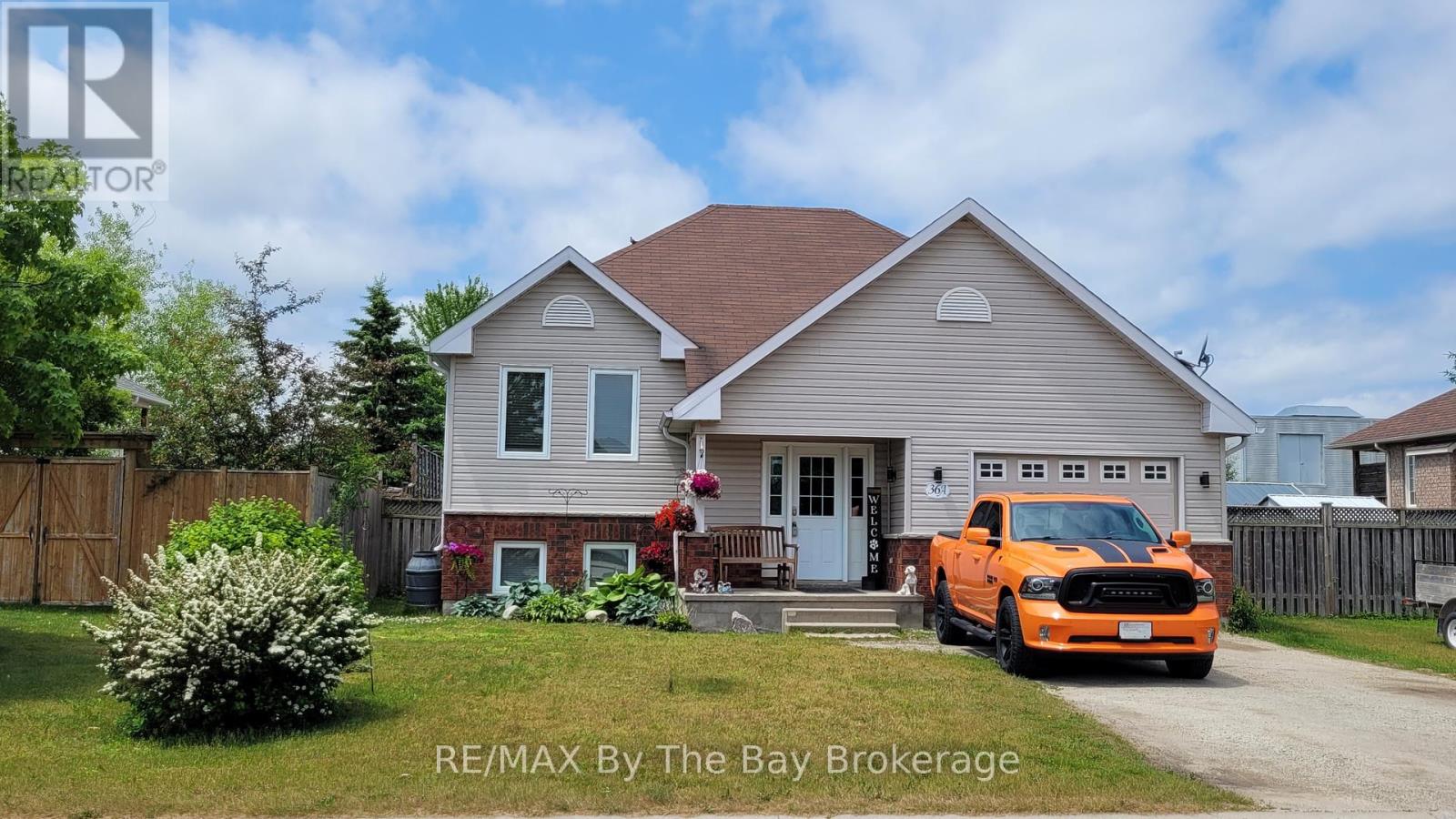 36a Meadowlark Boulevard, Wasaga Beach, Ontario  L9Z 3B2 - Photo 1 - S12216880