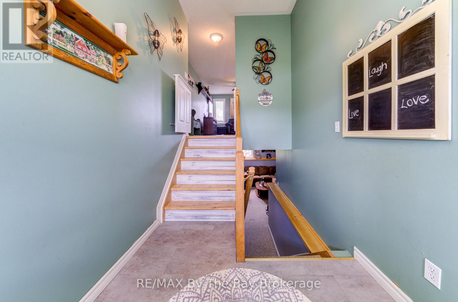 36a Meadowlark Boulevard, Wasaga Beach, Ontario  L9Z 3B2 - Photo 12 - S12216880
