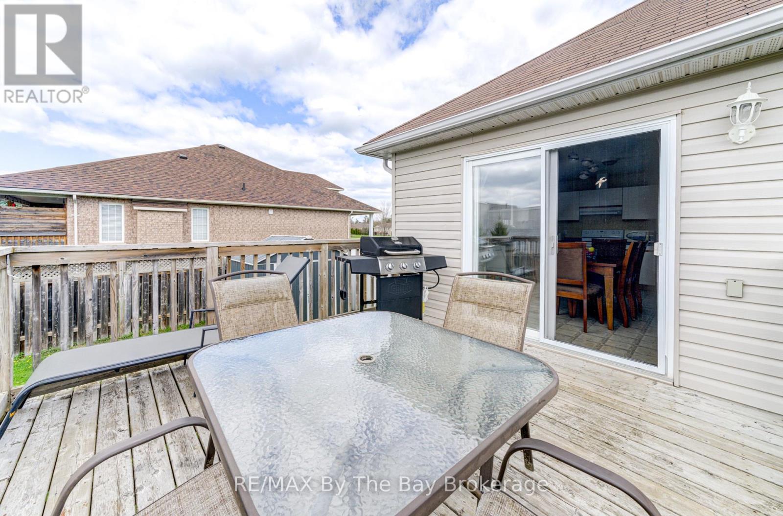 36a Meadowlark Boulevard, Wasaga Beach, Ontario  L9Z 3B2 - Photo 33 - S12216880