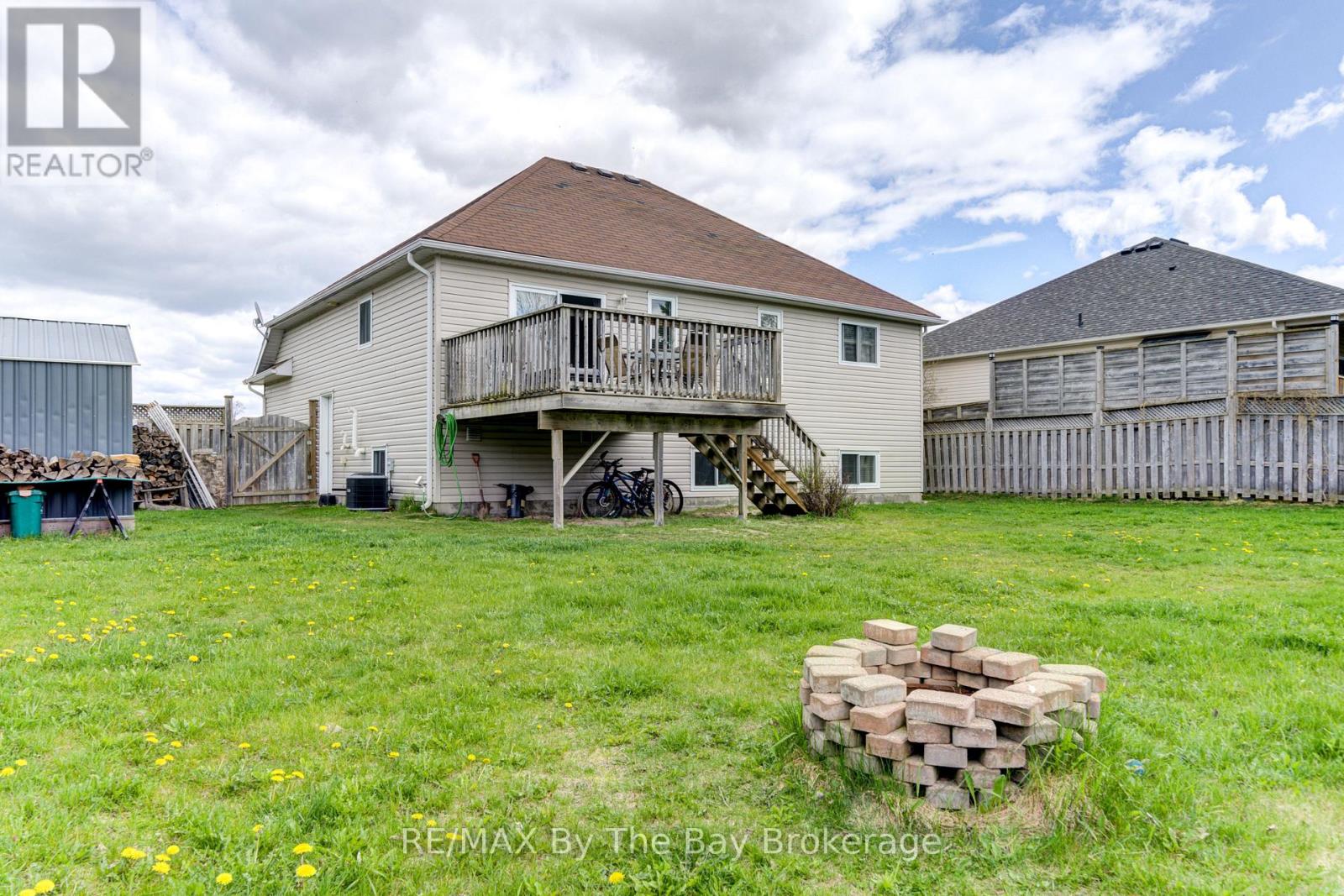 36a Meadowlark Boulevard, Wasaga Beach, Ontario  L9Z 3B2 - Photo 38 - S12216880