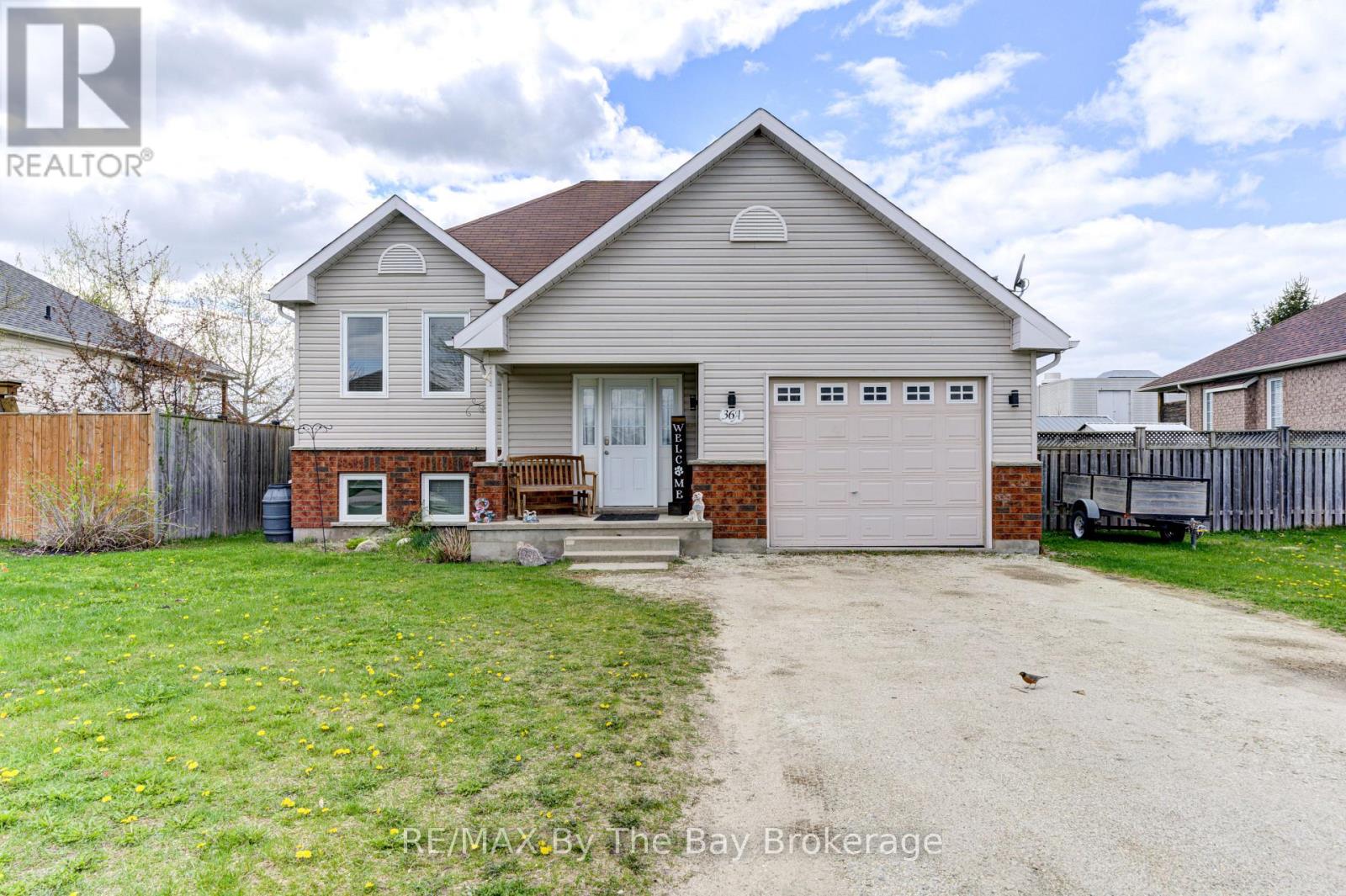 36a Meadowlark Boulevard, Wasaga Beach, Ontario  L9Z 3B2 - Photo 4 - S12216880