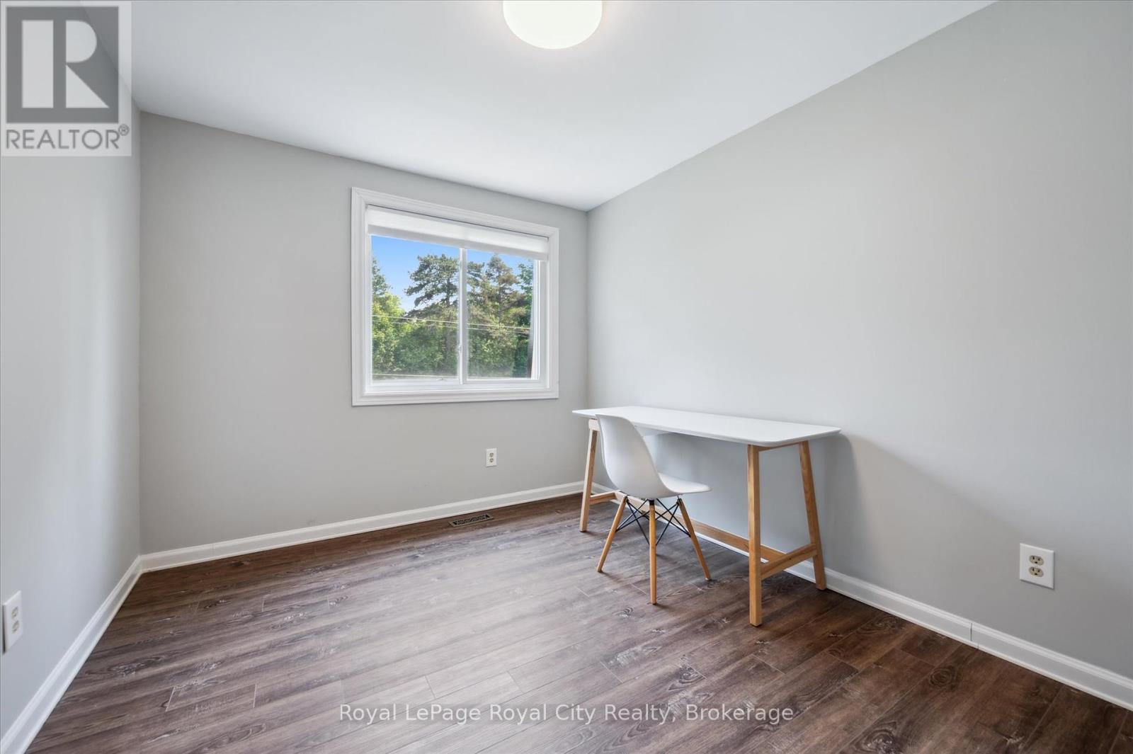 16 - 120 Country Club Drive W, Guelph, Ontario  N1E 3K7 - Photo 16 - X12216995