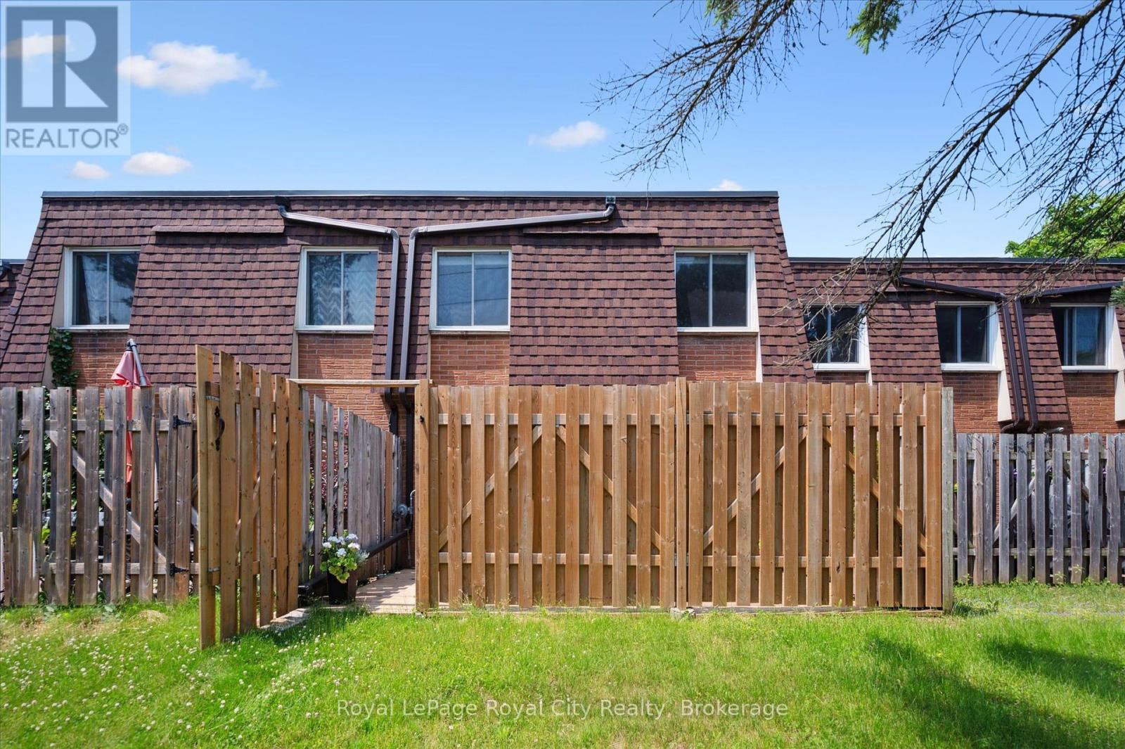 16 - 120 Country Club Drive W, Guelph, Ontario  N1E 3K7 - Photo 23 - X12216995