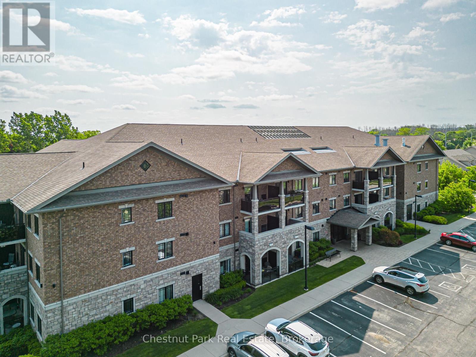 306 - 1 Chamberlain Crescent, Collingwood, Ontario  L9Y 0X7 - Photo 1 - S12217299