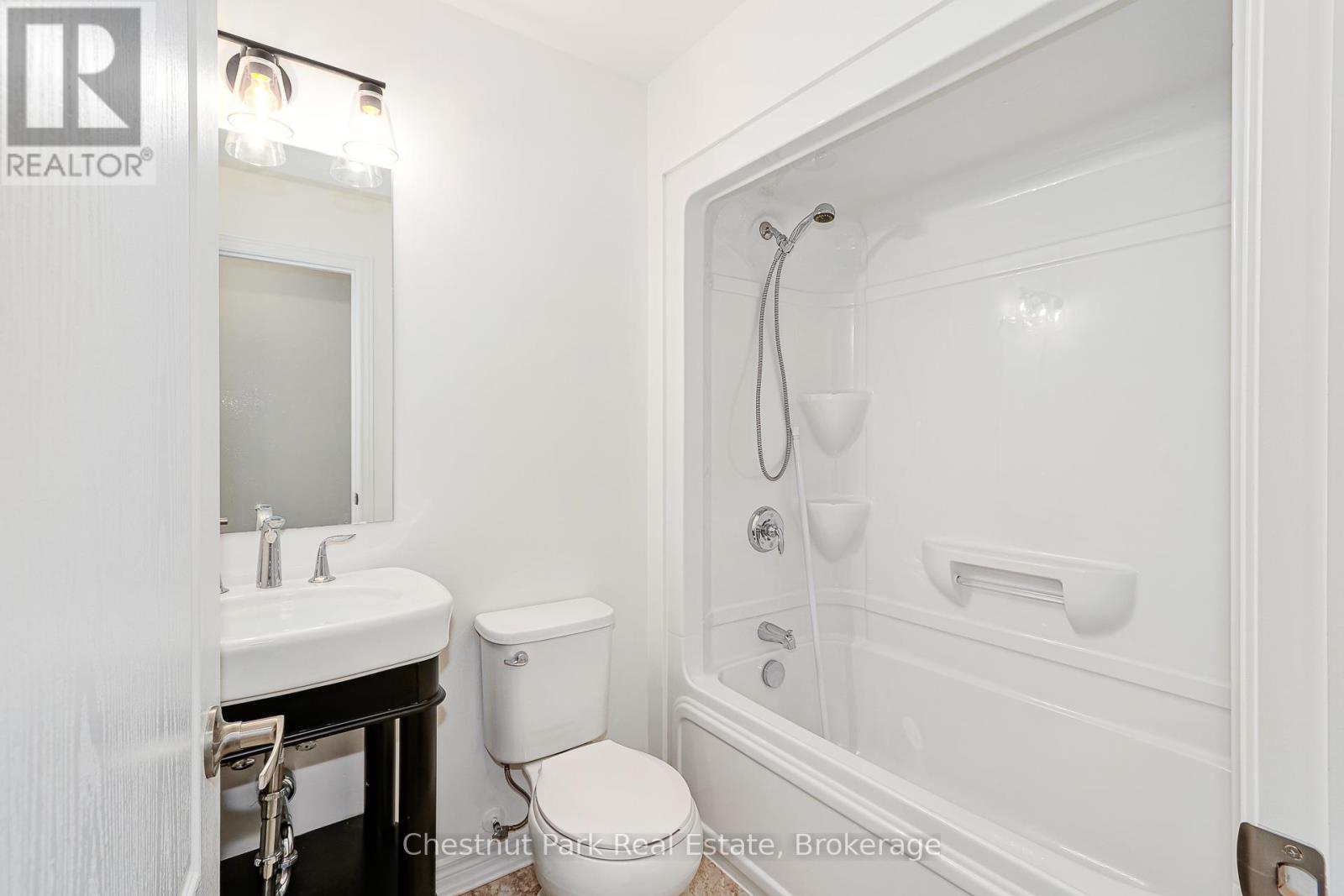 306 - 1 Chamberlain Crescent, Collingwood, Ontario  L9Y 0X7 - Photo 18 - S12217299