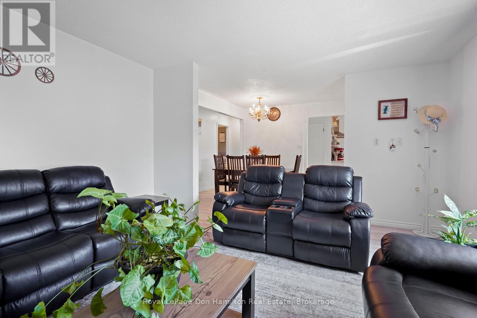 288 King Street, North Huron, Ontario  N0M 1H0 - Photo 17 - X12217435