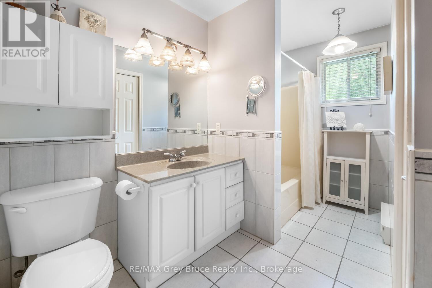 770 27th Street W, Owen Sound, Ontario  N4K 4J8 - Photo 14 - X12217680