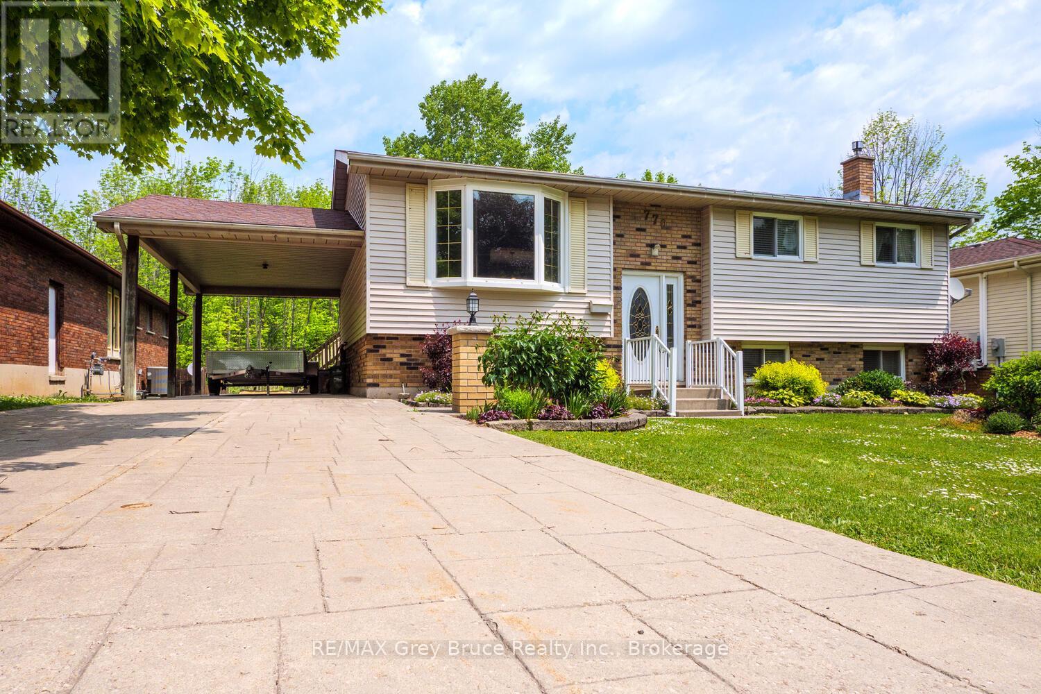 770 27th Street W, Owen Sound, Ontario  N4K 4J8 - Photo 2 - X12217680