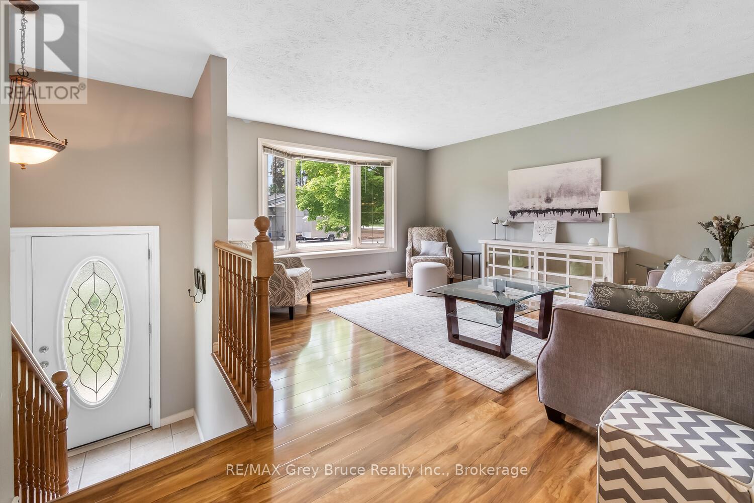 770 27th Street W, Owen Sound, Ontario  N4K 4J8 - Photo 6 - X12217680