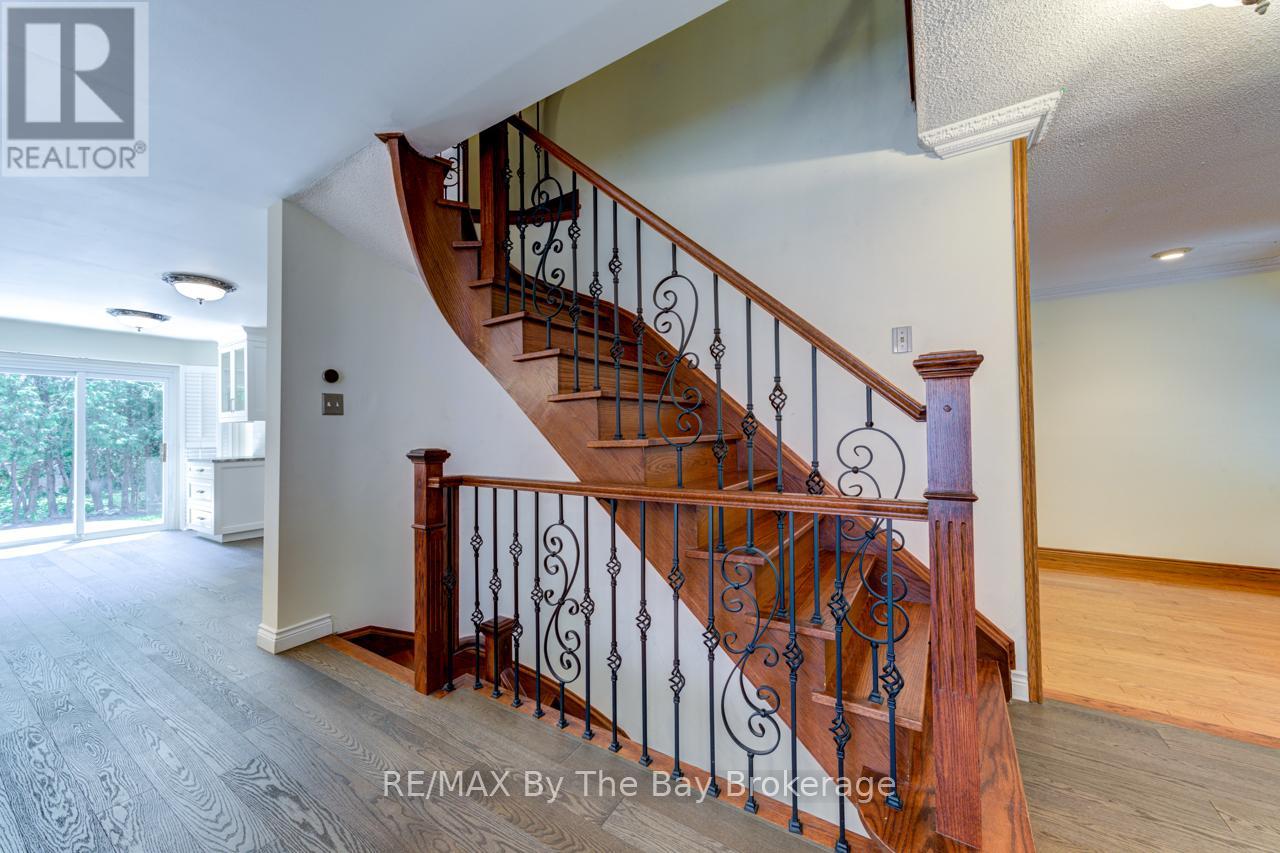 145 Old Surrey Lane, Richmond Hill, Ontario  L4C 6R9 - Photo 16 - N12217922